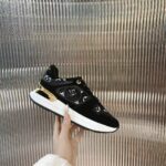 LV Sneaker  ( حذاء "لوي سنيكرز) - Image 8