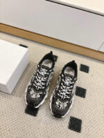 D Chrono Sneakers ( دي حذاء كرونو سنيكرز )