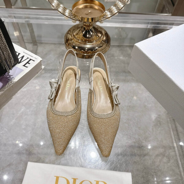 D Slingback Pump (حذاء دي سلاينج باك)