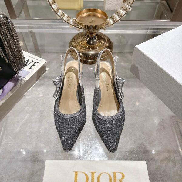 D Slingback Pump (حذاء دي سلاينج باك)
