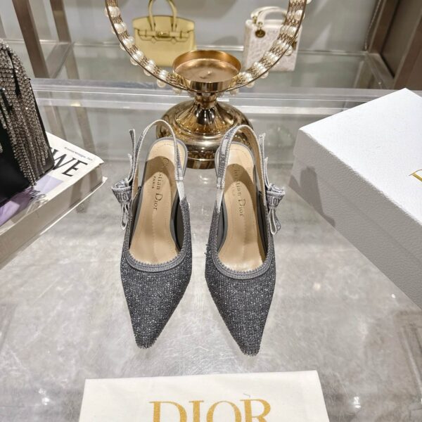 D Slingback Pump (حذاء دي سلاينج باك)