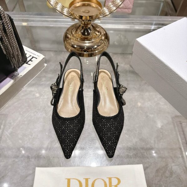 D Slingback Pump (حذاء دي سلاينج باك)