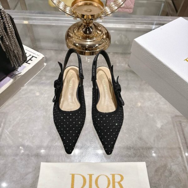 D Slingback Pump (حذاء دي سلاينج باك)