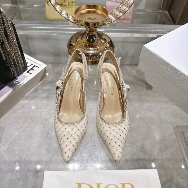 D Slingback Pump (حذاء دي سلاينج باك)