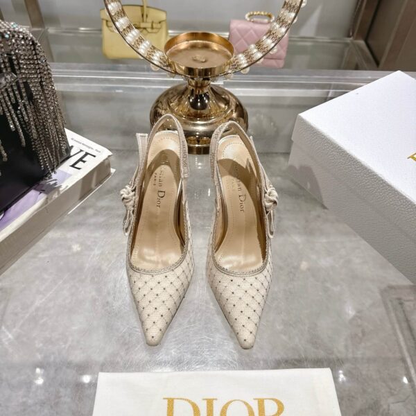 D Slingback Pump (حذاء دي سلاينج باك)