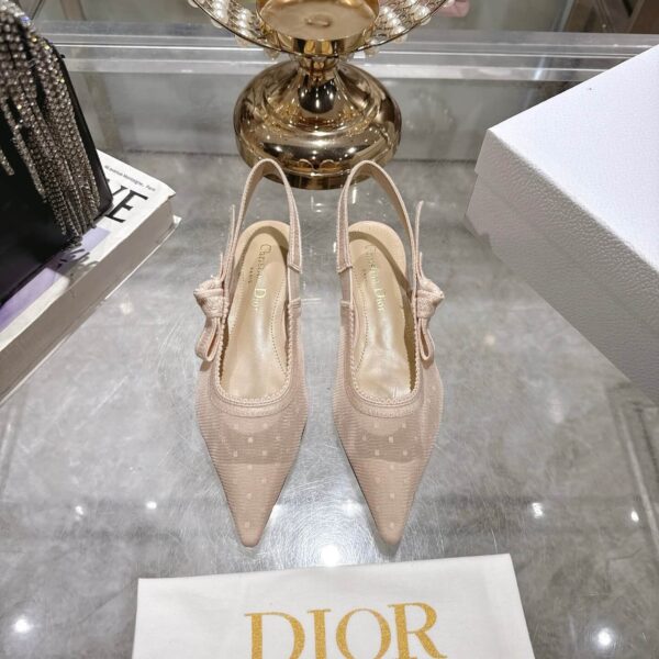 D Slingback Pump (حذاء دي سلاينج باك)