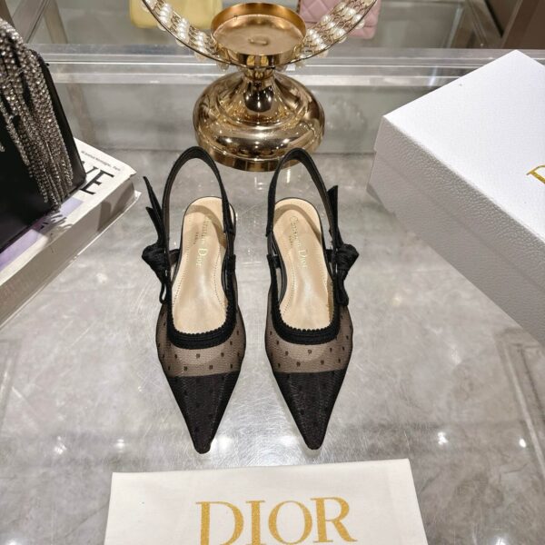 D Slingback Pump (حذاء دي سلاينج باك)