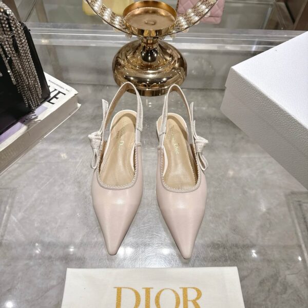 D Slingback Pump (حذاء دي سلاينج باك)