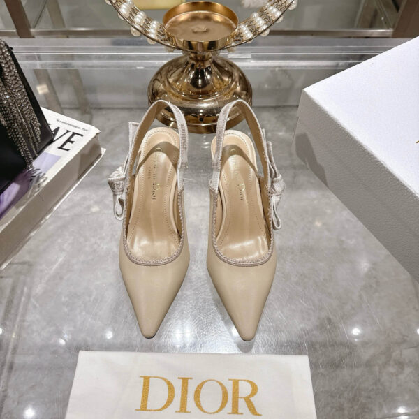 D Slingback Pump (حذاء دي سلاينج باك)