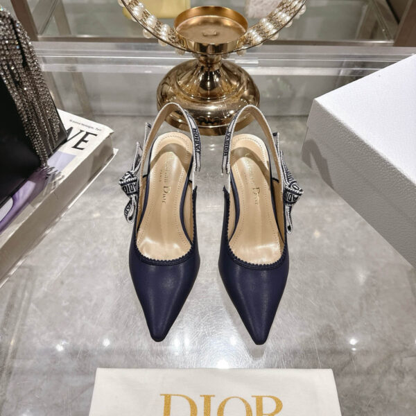 D Slingback Pump (حذاء دي سلاينج باك)