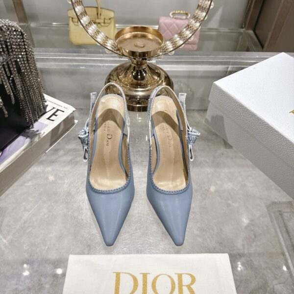 D Slingback Pump (حذاء دي سلاينج باك)