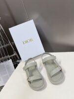 D-Wave Sandal ( دي-ويف صندل)
