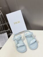 D-Wave Sandal ( دي-ويف صندل)