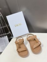 D-Wave Sandal ( دي-ويف صندل)
