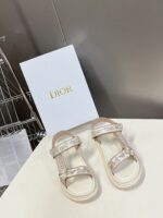 D-Wave Sandal ( دي-ويف صندل)