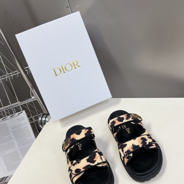 D DiorAct Sandal ( دي ديوراكت صندل))