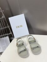 D-Wave Sandal ( دي-ويف صندل)