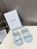 D-Wave Sandal ( دي-ويف صندل)
