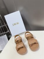 D-Wave Sandal ( دي-ويف صندل)
