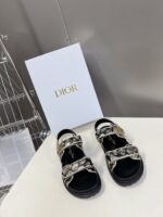 D-Wave Sandal ( دي-ويف صندل)