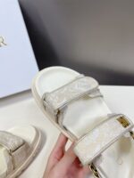 D-Wave Sandal ( دي-ويف صندل) - Image 2