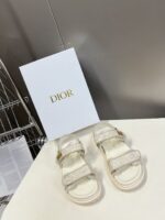 D-Wave Sandal ( دي-ويف صندل)