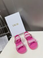 D-Wave Sandal ( دي-ويف صندل)