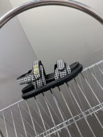 D-Wave Sandal ( دي-ويف صندل) - Image 2