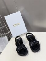 D-Wave Sandal ( دي-ويف صندل)