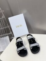 D-Wave Sandal ( دي-ويف صندل)
