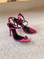 Toe-Thong Satin Sandals ( سان لوران ساتان صندل)