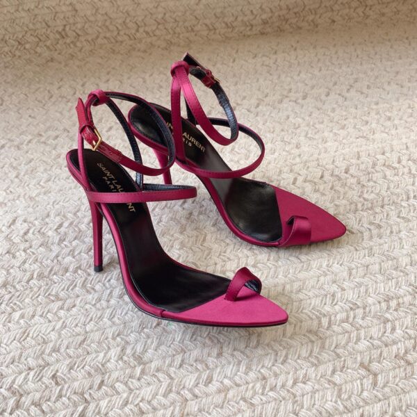 Toe-Thong Satin Sandals ( سان لوران ساتان صندل)