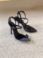 Toe-Thong Satin Sandals ( سان لوران ساتان صندل)