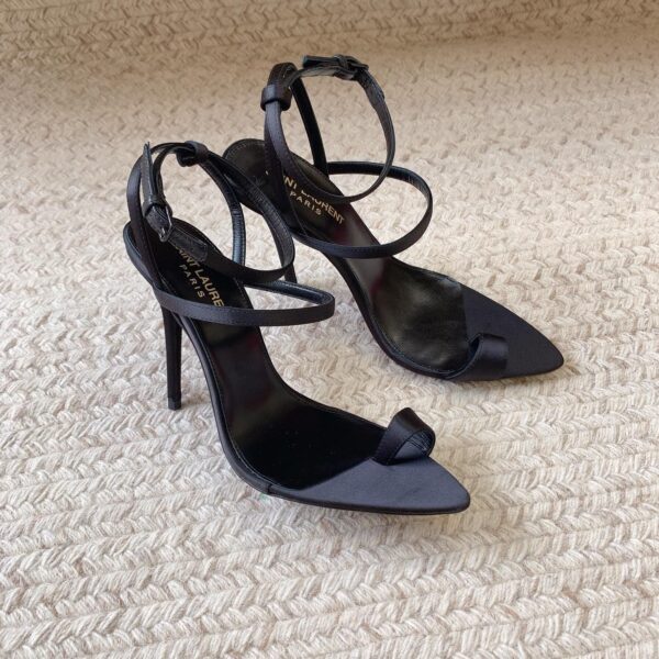 Toe-Thong Satin Sandals ( سان لوران ساتان صندل)