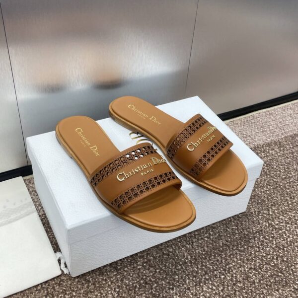 D-Lane Sandals (دي حذاء  لين صندل )