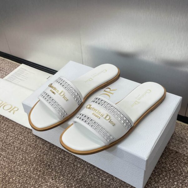 D-Lane Sandals (دي حذاء  لين صندل )