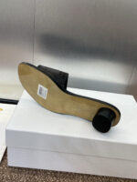 D Slip-on Sandals ( دي سليب أون صنادل) - Image 4