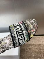 D Slip-on Sandals ( دي سليب أون صنادل) - Image 3