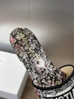 D Slip-on Sandals ( دي سليب أون صنادل) - Image 6