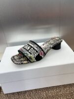 D Slip-on Sandals ( دي سليب أون صنادل) - Image 3