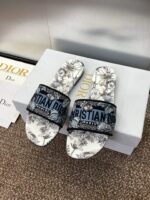 D Slip-on Sandals ( دي سليب أون صنادل) - Image 5