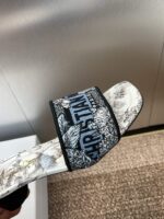 D Slip-on Sandals ( دي سليب أون صنادل) - Image 2