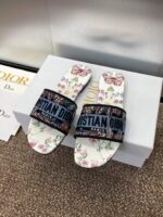 D Slip-on Sandals ( دي سليب أون صنادل) - Image 3