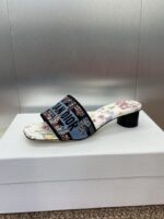D Slip-on Sandals ( دي سليب أون صنادل) - Image 3