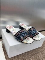 D Slip-on Sandals ( دي سليب أون صنادل)