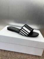 D Slip-on Sandals ( دي سليب أون صنادل) - Image 3