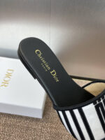 D Slip-on Sandals ( دي سليب أون صنادل) - Image 6