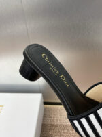 D Slip-on Sandals ( دي سليب أون صنادل) - Image 5