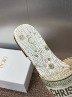 D Slip-on Sandals ( دي سليب أون صنادل) - Image 2