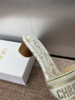 D Slip-on Sandals ( دي سليب أون صنادل) - Image 4